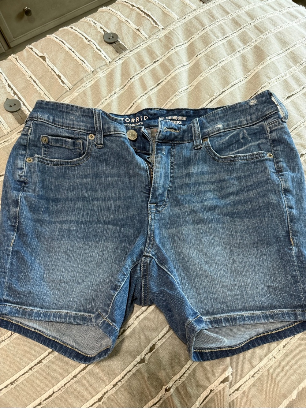 torrid Blue Washed Denim womans Shorts